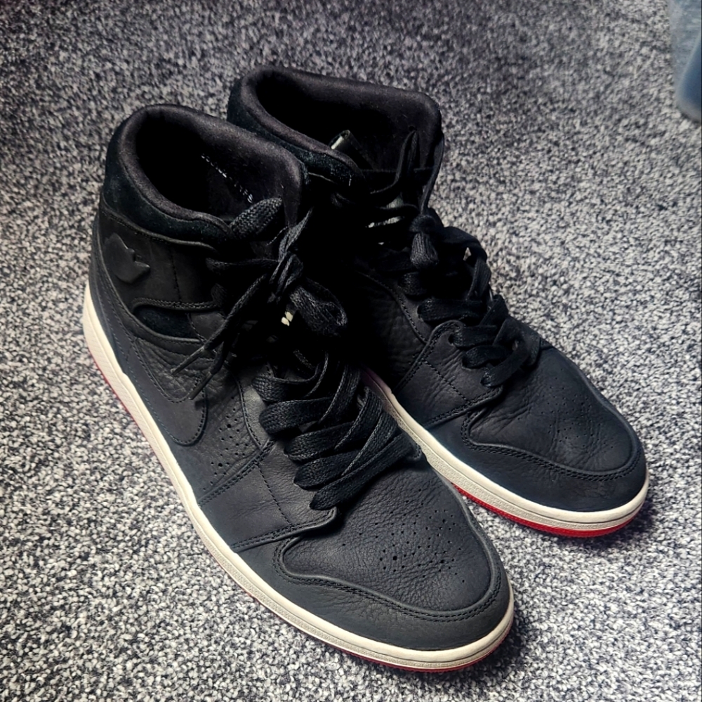 Nike Air Jordan 1 Nouveau 'black Red'